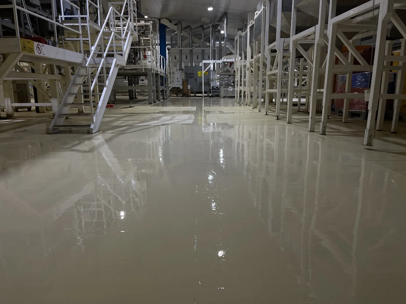 Piso Epóxico en Planta de Alimentos — fotografía 6 de 11